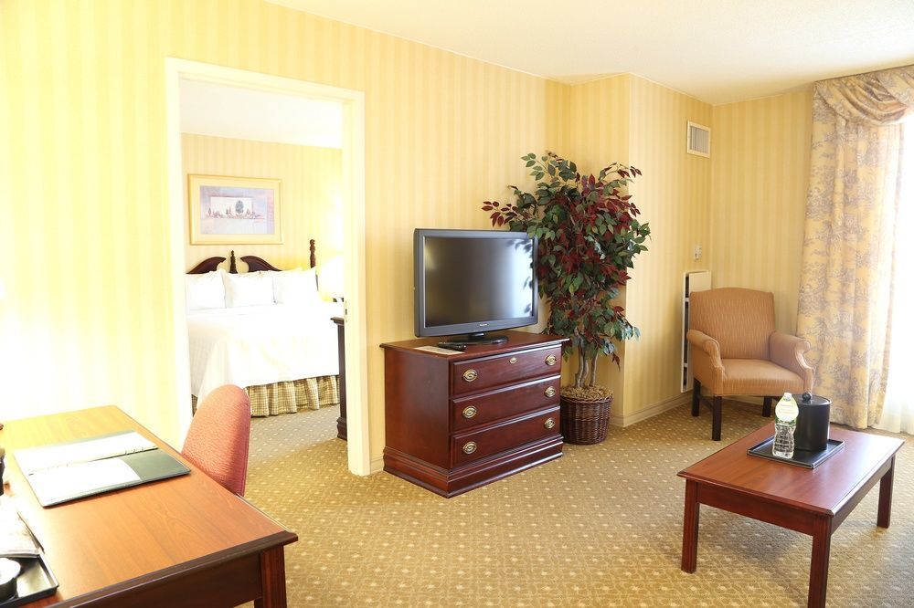 Inn At Мидълтаун Екстериор снимка