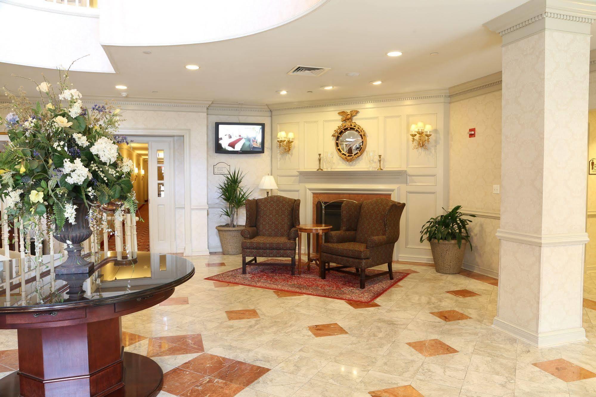 Inn At Мидълтаун Екстериор снимка